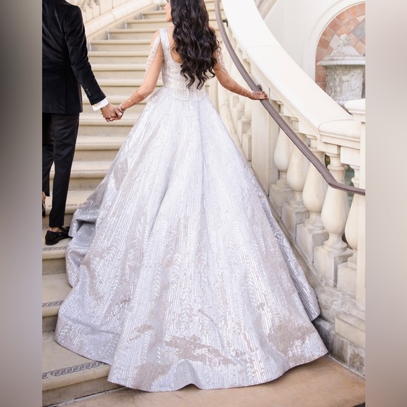 Custom Manish Malhotra Wedding Gown - Picture 2 of 6